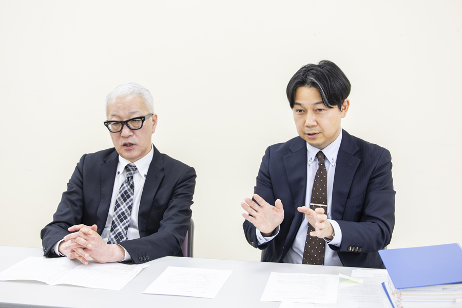 阿部課長と南係長